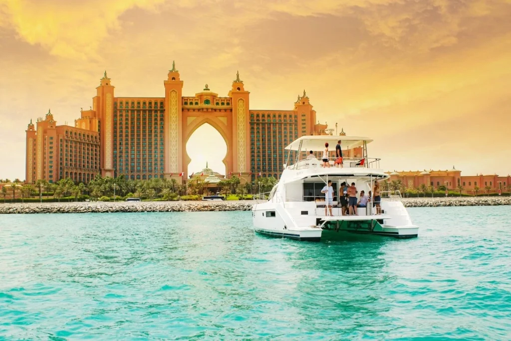 Luxury Yacht Tour Dubai